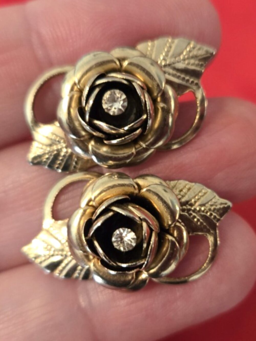 VTG 50’s Gold Tone Rose Flower Rhinestone Screw Back Earrings MCM